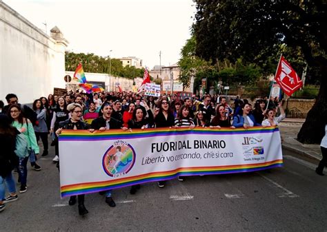 Incontri Gay Taranto, Uomo Cerca Uomo Gay in Taranto